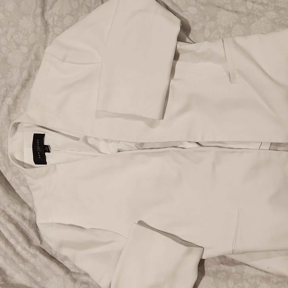 Ann Taylor white linen blazer